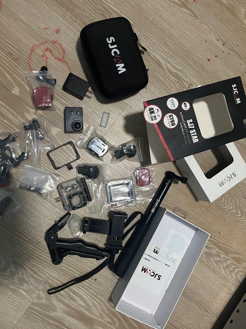 Sj7 SJCAM (Category: Video Cameras) located in Manila. Submitted by zeal.jmdgzmn (Listing ID 1375637892, Image 2). Description: Almost complete. Remote lng po ang wla. Need png ng linis ng unit dahil matagal na stock but still serve its purpose. With box pa po. .
