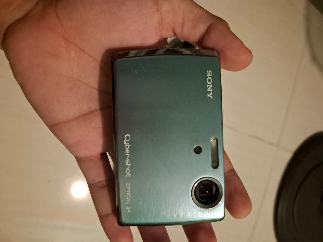 Sony Cybershot DSC-T33 (Category: Cameras) located in Tarlac. Submitted by Funkeez (Listing ID 1375600571, Image 3). Description: Sony Cybershot DSC T-33 Working Flash issue -white screen -scratches Inclusion -unit -battery -charger -pouch No sample shots wala akong memory card selling as is buy at your own risk Php 500+sf MOP - J&T MOD - Gcash Buy at your own risk! No return or refund.