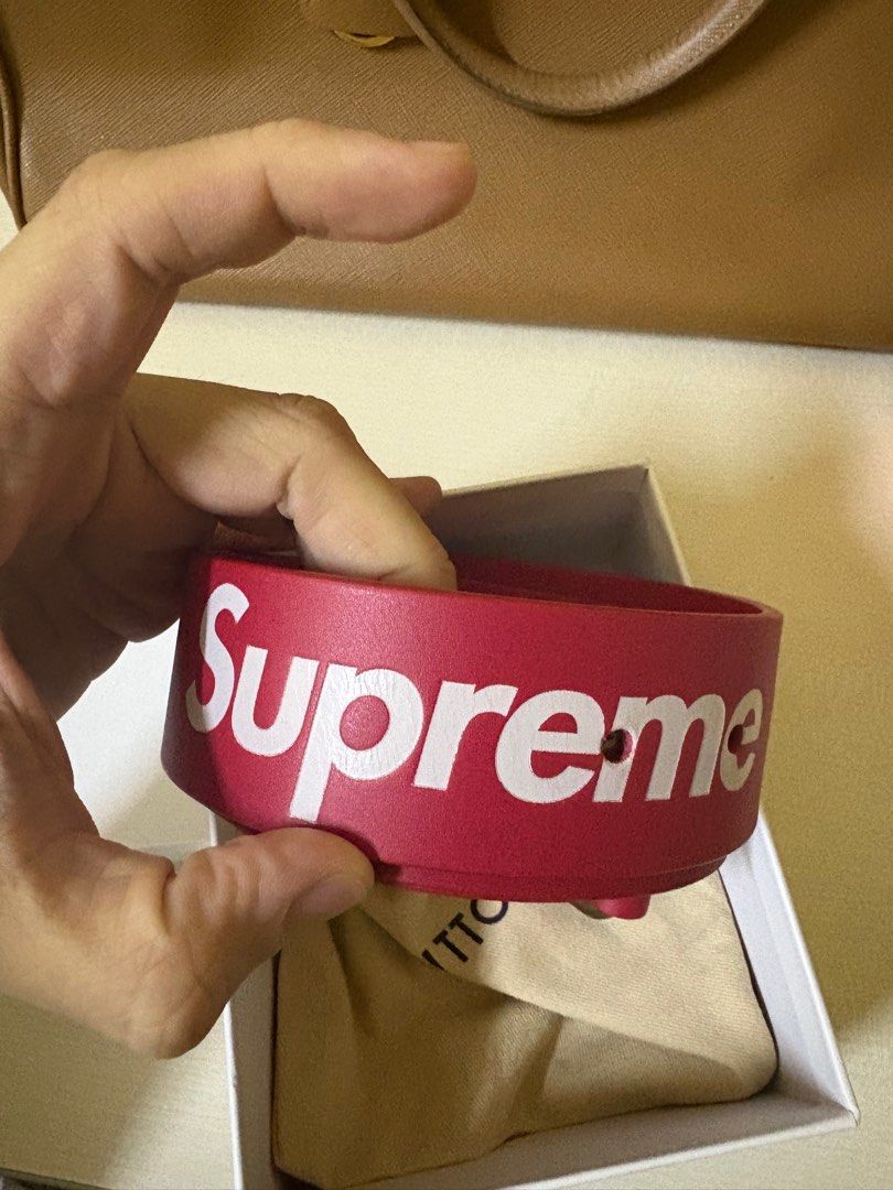 Supreme Belt (Category: Belts) located in Quezon City. Submitted by randomstuffdeclutter33 (Listing ID 1375548341, Image 3). Description: bnew complete set s44 L/XL.