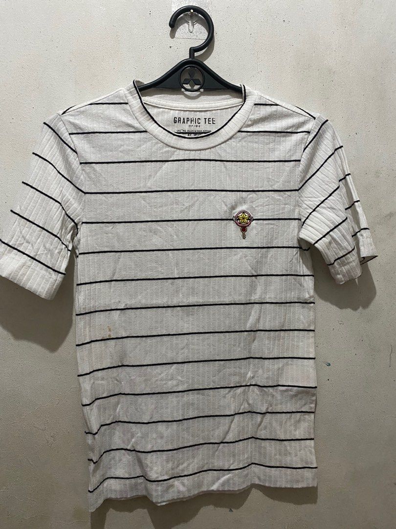 Trendy Thin-stripped Graphic Tee (Category: Shirts) located in Taguig. Submitted by won_eeee (Listing ID 1375641348, Image 1). Description: hello! i’m selling my preloved clothes (some are not used) for an affordable price. although most items are flawless, please still manage your expectations, thank you! kindly message if interested🩷 RFS: DECLUTTERING.