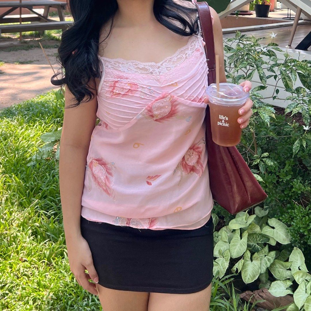 Vintage Pink Top Pinterest (Category: Sleeveless) located in Quezon City. Submitted by ashcore (Listing ID 1375637703, Image 1). Description: .