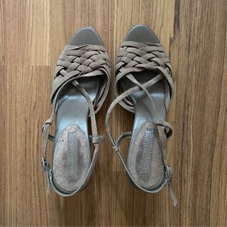 (Category: ) located in . Submitted by stolenwardrobe (Listing ID 1375540011, Image 1). Description: .