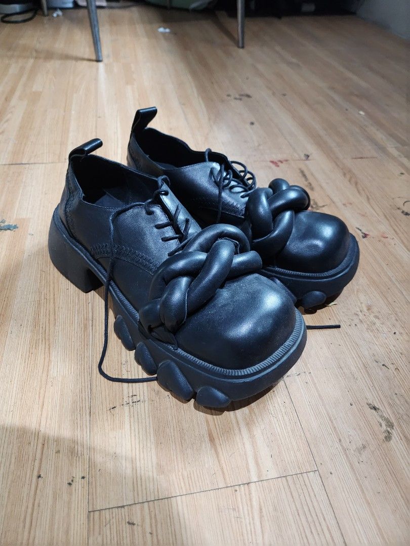 Yeezihow Black Braided Chunky Shoes (Category: Wedges) located in Bulacan. Submitted by pintarest (Listing ID 1375480514, Image 3). Description: Bought this for 2500 Never worn just tried on Can fit 24cm.