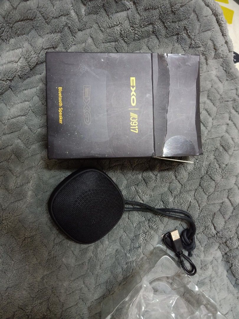 0917 EXO BLUETOOTH SPEAKER (Category: Soundbars, Speakers & Amplifiers) located in Antipolo. Submitted by fiftindahan (Listing ID 1375754952, Image 3). Description: Brand new! Slightly beat up box from storage. EXO Speakers perfect for Kpop fans Antipolo loc.