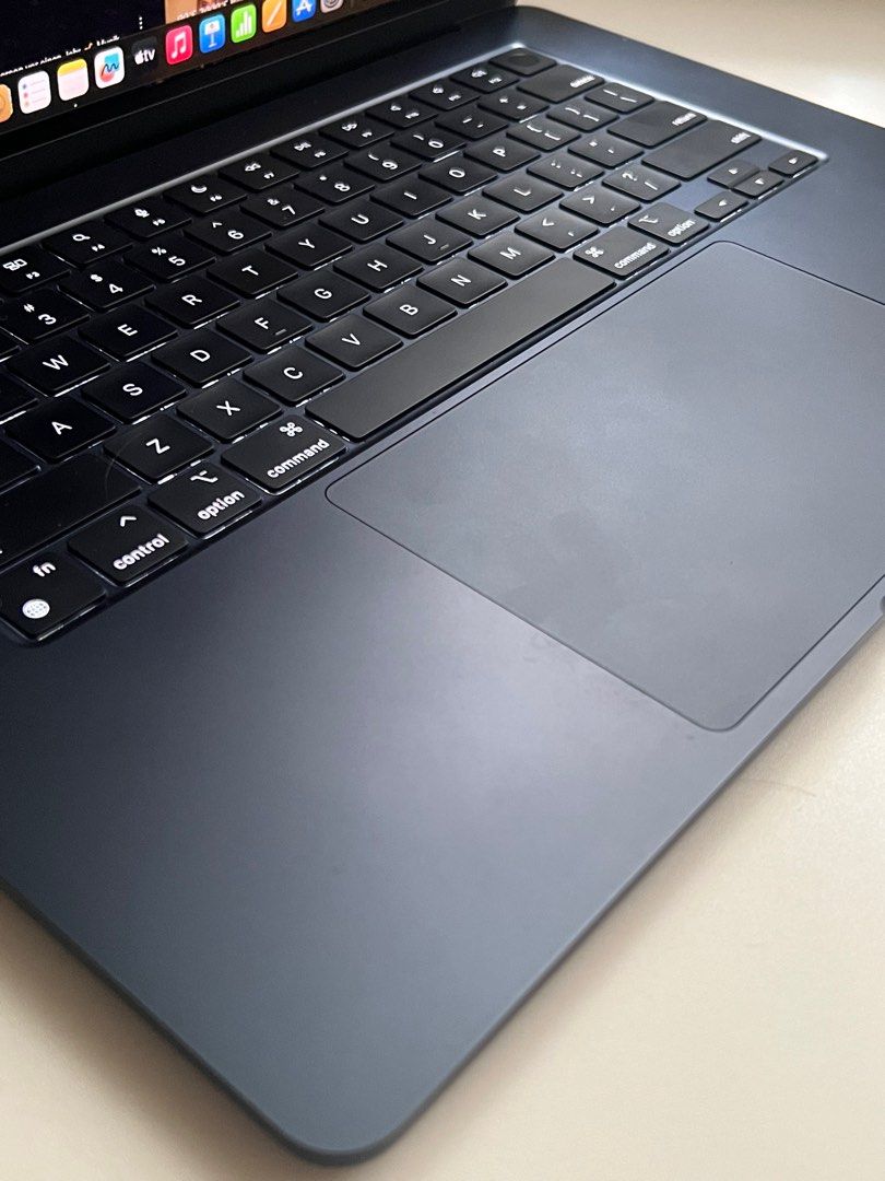 15-inch MacBook Air with M3 chip - Midnight MBA 15.3 MDN/10C GPU/8GB/256GB-ITP 100% battery health (Category: Laptops & Notebooks) located in Singapore. Submitted by edshigmail (Listing ID 1374325011, Image 3). Description: Bought last 2024 June with the price of 1899. Rfs: Wanted to change to new smaller mac.