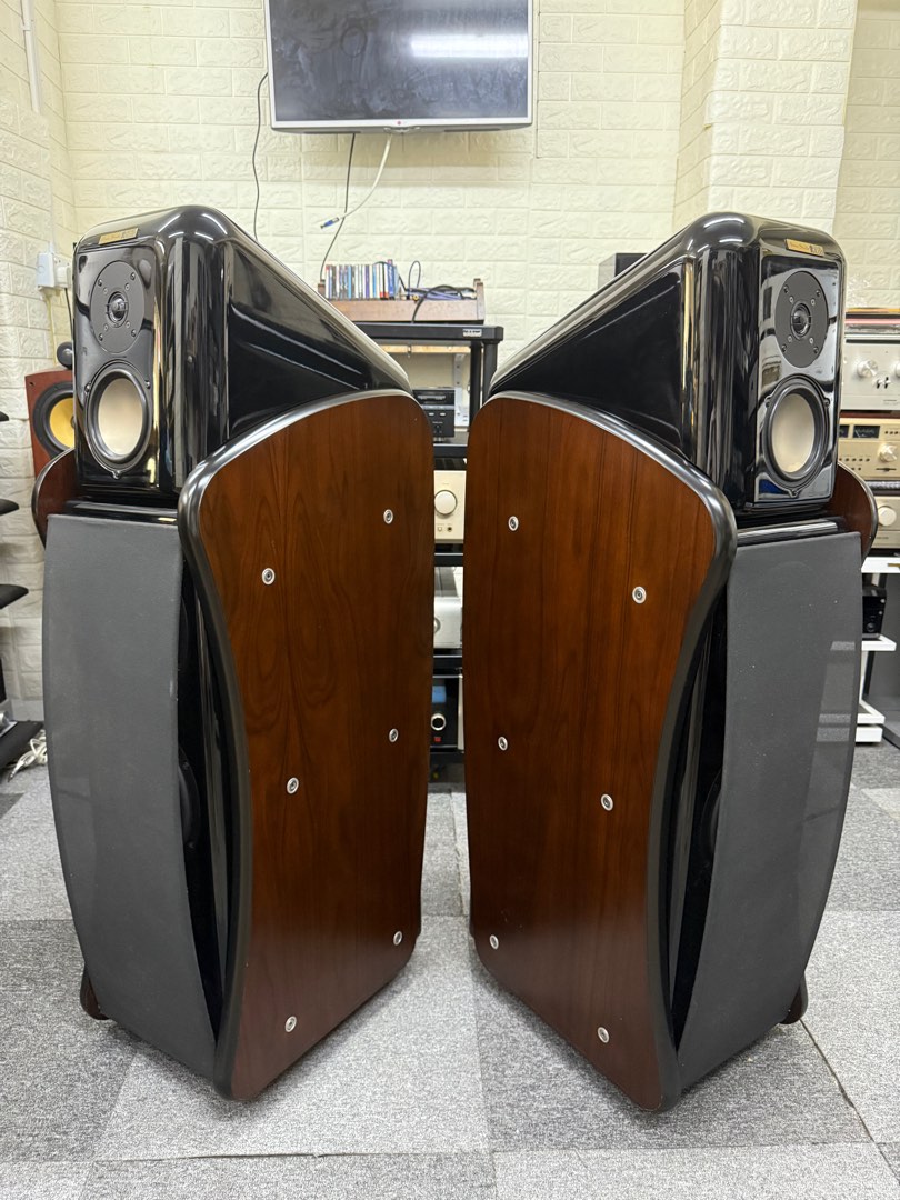 美國銳威 REVEL ULTIMA STUDIO 小企鵝座地音箱, 音響器材, Soundbar、揚聲器、藍牙喇叭、耳擴 - Carousell