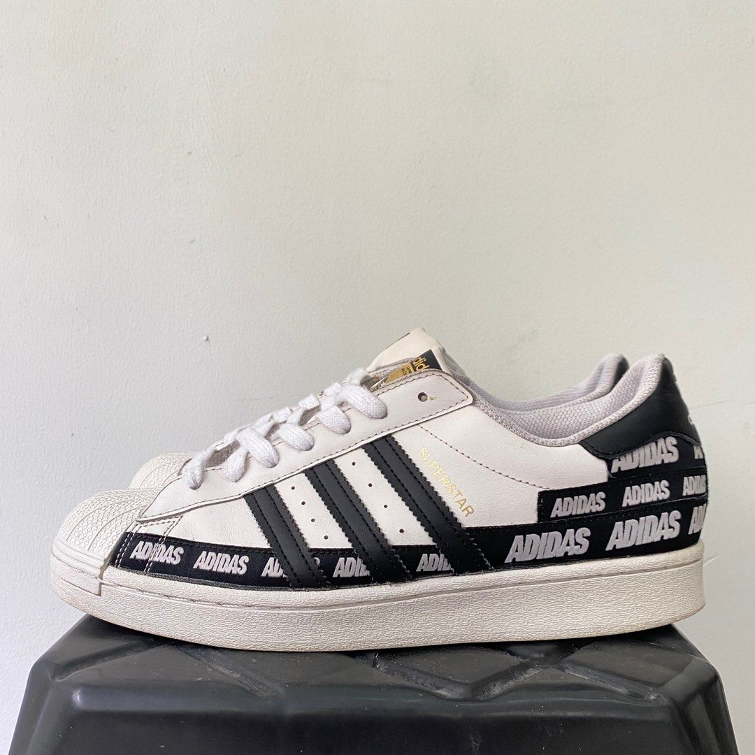 Adidas Superstar - Wordmark Heel Stripe, Fesyen Pria, Sepatu , Sneakers di Carousell Adidas Superstar - Wordmark Heel Stripe, Fesyen Pria, Sepatu , Sneakers di Carousell