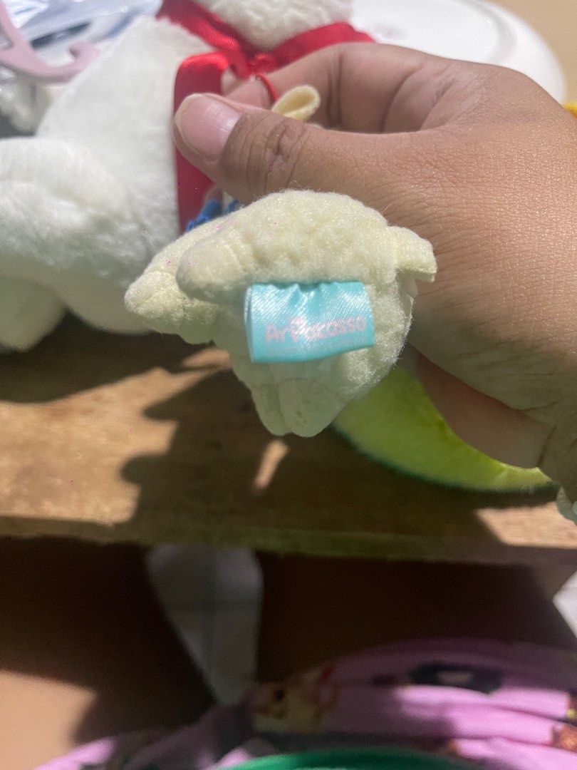 alpacasso charms (Category: Character Goods) located in Muntinlupa City. Submitted by wgesez5uji (Listing ID 1375672306, Image 3). Description: in cery good condtiion.