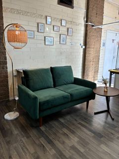 (Category: ) located in . Submitted by priceworthfurniture (Listing ID 1375664820, Image 1). Description: .