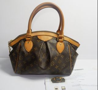 (Kategori: ) berada di . Dikirim oleh natalie_authenticpreloved (ID iklan 1375790415, Gambar 1). Deskripsi: .