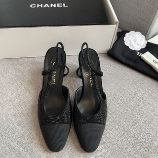 (Category: ) located in . Submitted by luxurycloset.shop (Listing ID 1375693588, Image 1). Description: .
