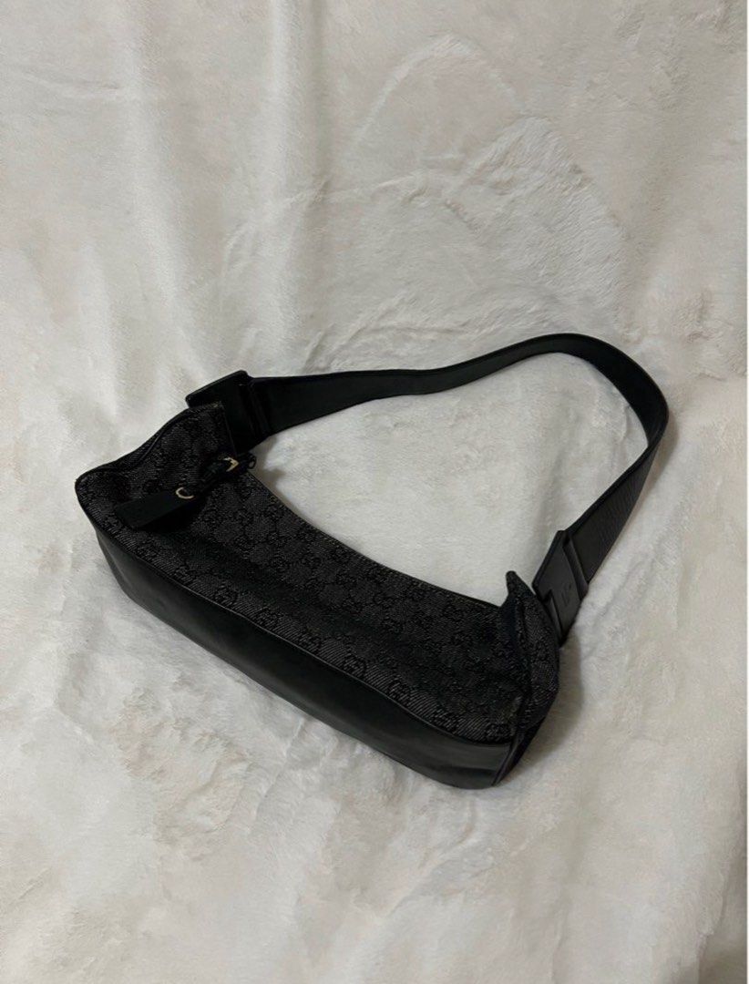 Authentic Gucci 92697 Monogram Canvas Pochette Shoulder Bag (Category: Luxury Bags & Wallets) located in Paranaque City. Submitted by authentic_mj (Listing ID 1375832330, Image 1). Description: Authentic Gucci 92697 Monogram Canvas Pochette Shoulder Bag Preloved Authentic from Saudi Arabia No inclusions Flaws: corner rubs.