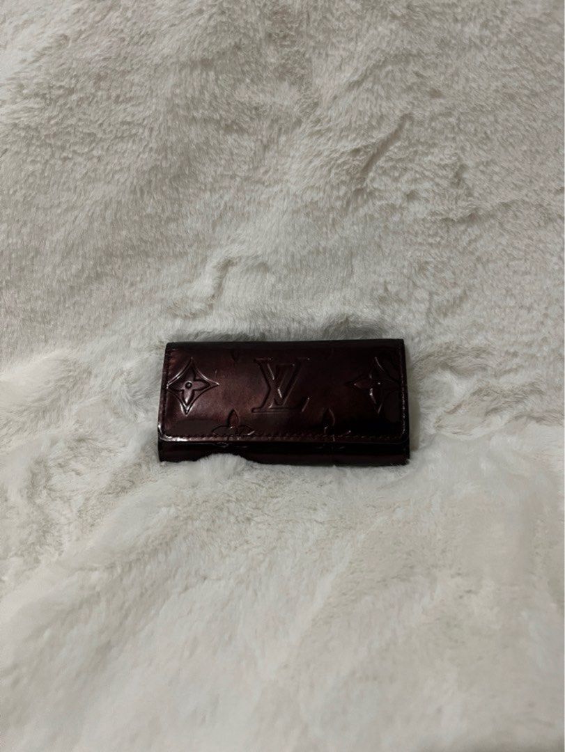Authentic Louis Vuitton Vernis Key Case Gold Hardware (Category: Luxury Bags & Wallets) located in Paranaque City. Submitted by authentic_mj (Listing ID 1375832687, Image 1). Description: Authentic Louis Vuitton Vernis Key Case Gold Hardware Preloved Authentic from Japan Ready to use No inclusions.