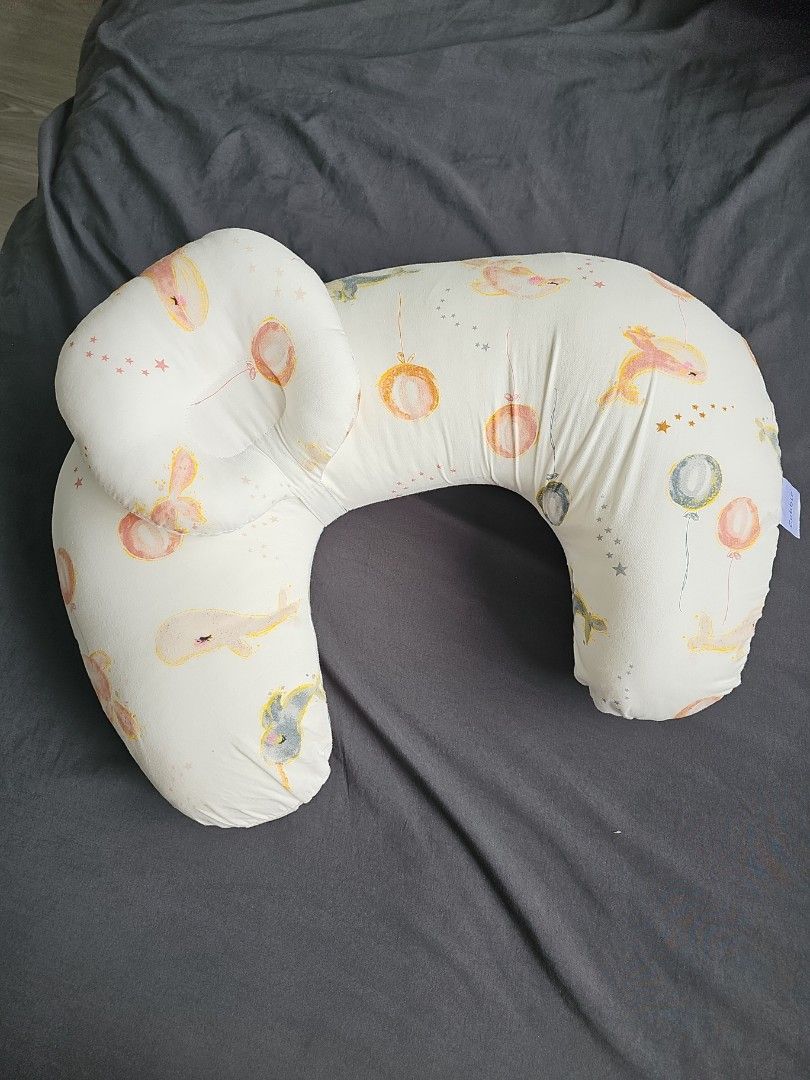 Baby Nursing Pillow with Head Support (Category: Maternity Care) located in Singapore. Submitted by thefemininesg (Listing ID 1375715338, Image 2). Description: .