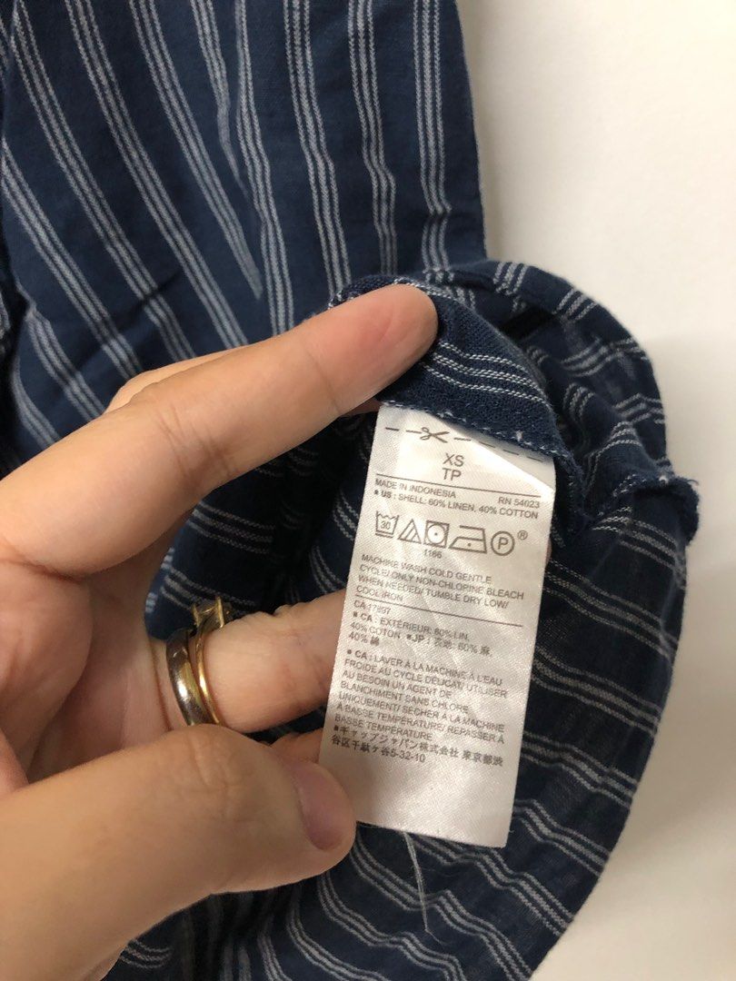 Banana republic sleeveless (Category: Blouses) located in Cagayan de Oro. Submitted by nicethriftedthings (Listing ID 1375716500, Image 3). Description: In very good condition XS on tag but can fit S-M .