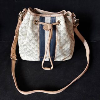 (Category: ) located in . Submitted by shop_sarisari (Listing ID 1375766149, Image 1). Description: .