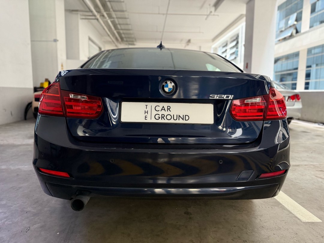 BMW 3 Series 320i Auto62872682128387114