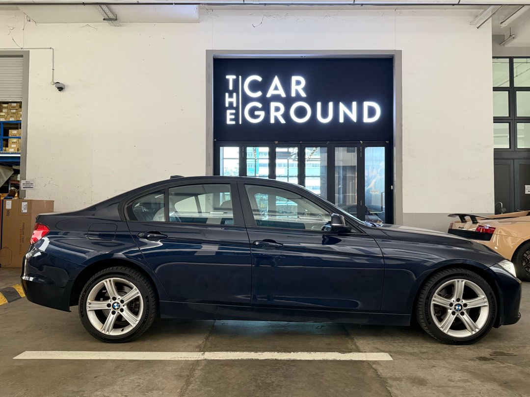 BMW 3 Series 320i Auto62872682128387112