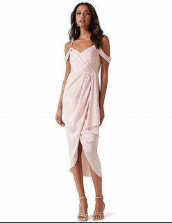 (Category: ) located in . Submitted by declutterluxe (Listing ID 1375658182, Image 1). Description: .