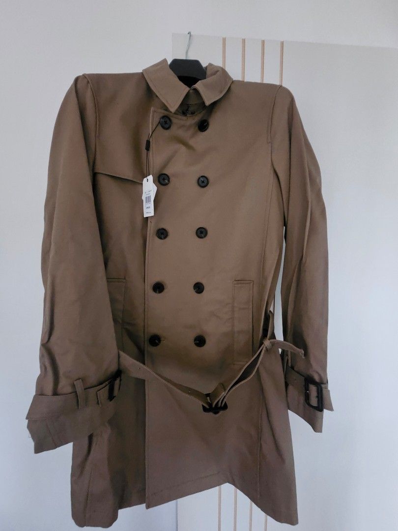 Brandnew blaq men coat (Category: Men's Clothes) located in Sebastopol. Submitted by jabakukub03472 (Listing ID 1375669865, Image 1). Description: brand new blaq mens coat from myer, bought for $199.95.