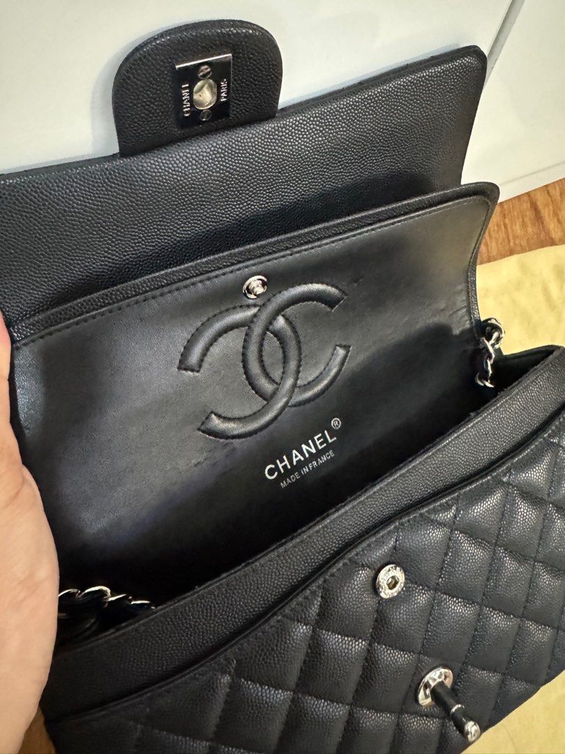 Chanel Classic Flap Bag (Category: Bags & Wallets) located in Singapore. Submitted by c.peace7777 (Listing ID 1375839191, Image 2). Description: good condition .