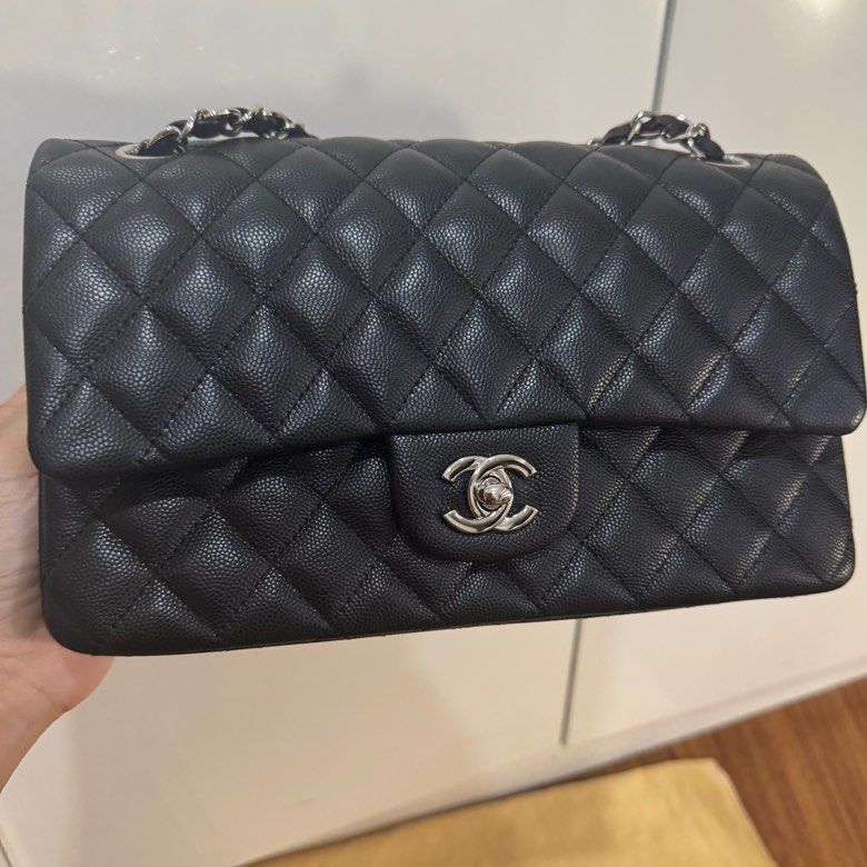 Chanel Classic Flap Bag (Category: Bags & Wallets) located in Singapore. Submitted by c.peace7777 (Listing ID 1375839191, Image 1). Description: good condition .