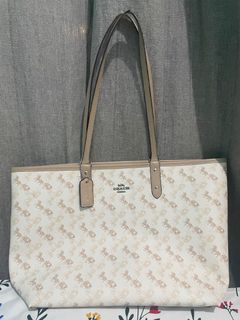 (Kategori: ) berada di . Dikirim oleh anindiiyash (ID iklan 1375756394, Gambar 1). Deskripsi: .