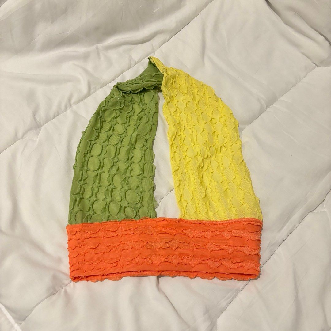 Color block Halter Top (Category: Sleeveless) located in Quezon City. Submitted by __declutterwithme (Listing ID 1375707679, Image 1). Description: .