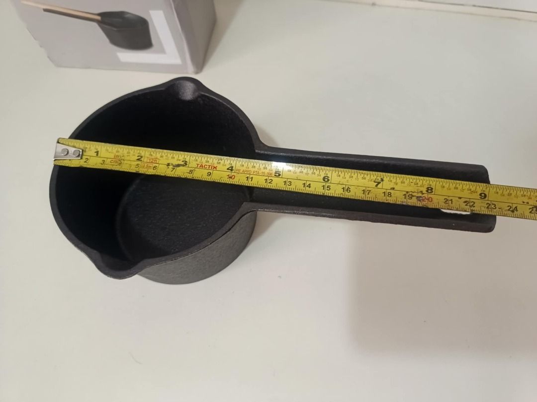 CROFTON, Basting Pot, Cast Iron (Category: Cookware & Accessories) located in Mabalacat. Submitted by Jayofy (Listing ID 1373442725, Image 3). Description: Item Name : Basting Pot, Cast Iron Brand : Crofton The Crofton Cast Iron Basting Potis a handy kitchen tool designed for basting meats and other dishes while cooking. It’s made of durable cast iron, which helps retain heat and evenly distribute it for better cooking results. Great for keeping 