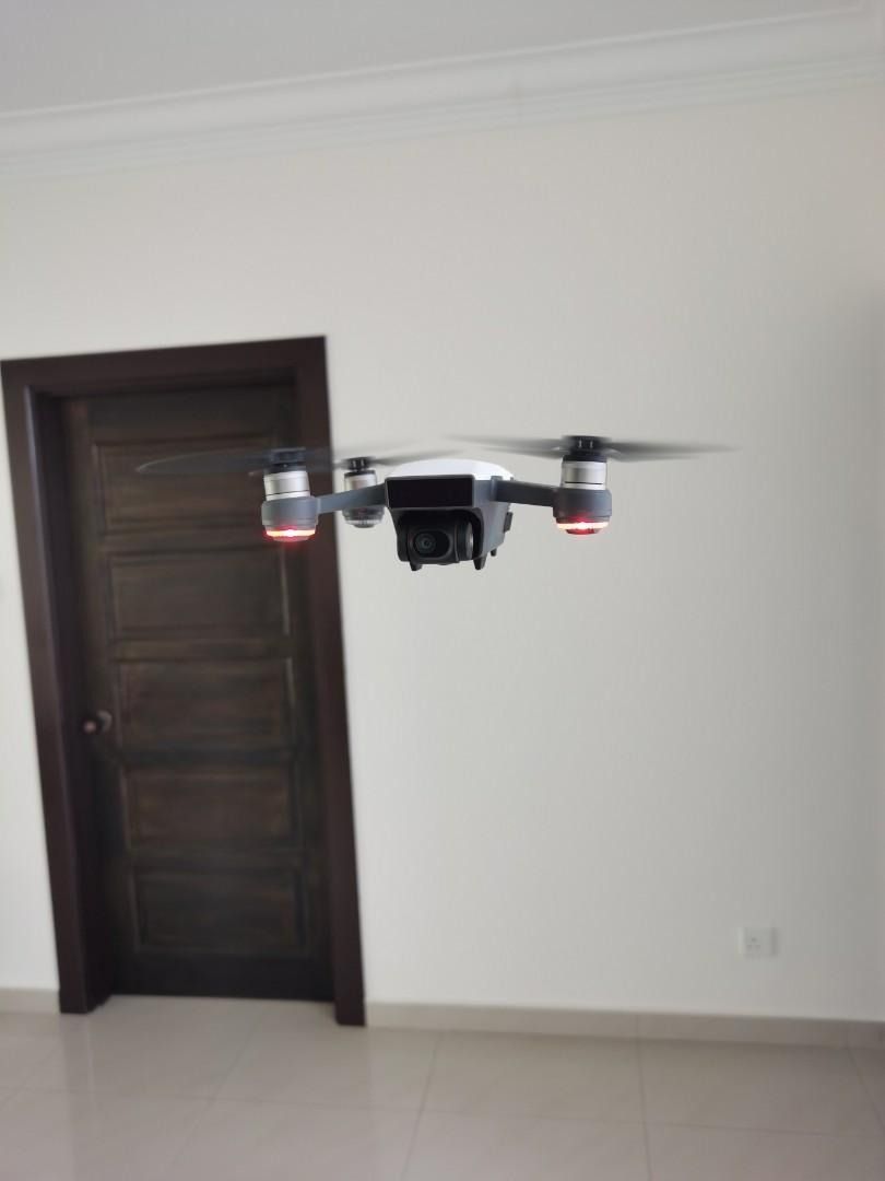 DJI Spark Fly More Combo (3 batteries)62863069848321112