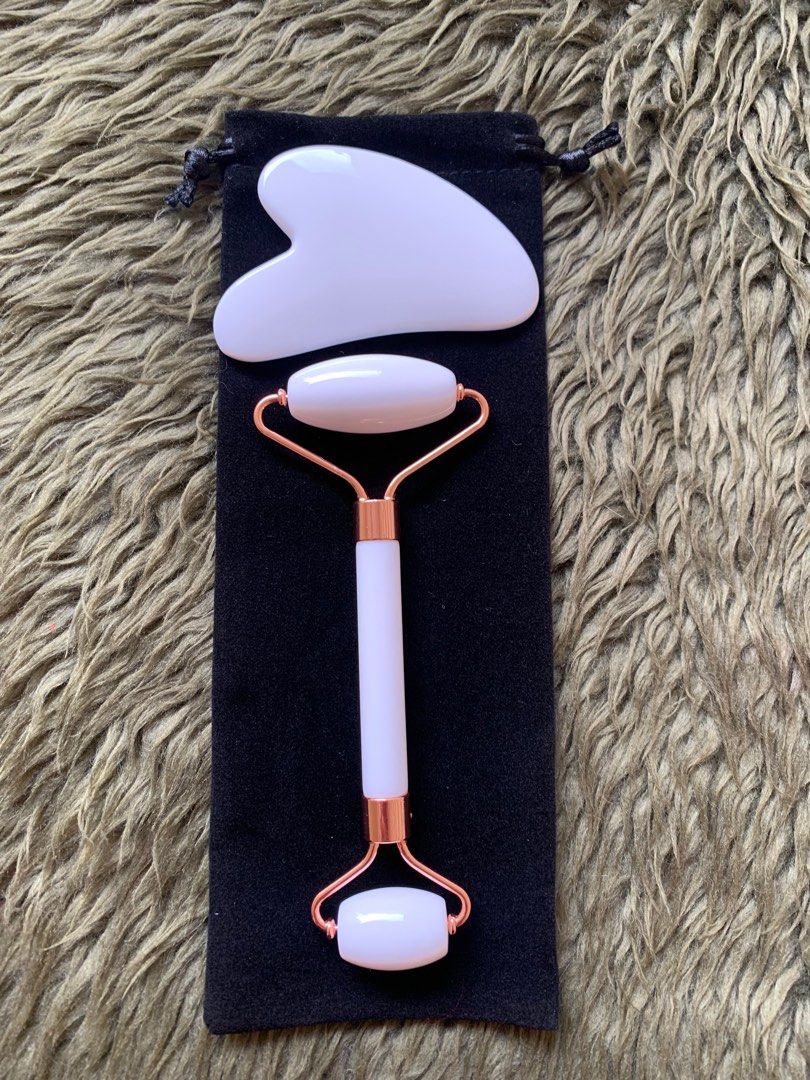 Face Guasha & Jade Roller Set with Velvet Pouch String (Category: Face Care) located in Quezon City. Submitted by jaianaapura (Listing ID 1375742453, Image 3). Description: Brand new .