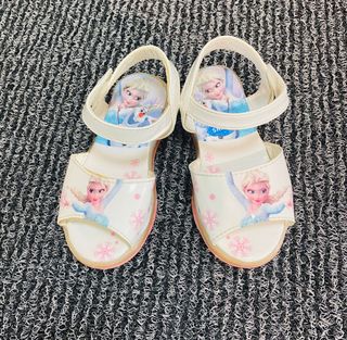 (Category: ) located in . Submitted by jy.preloved.boutique (Listing ID 1375699376, Image 1). Description: .