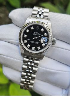 (Category: ) located in . Submitted by 2am.watches (Listing ID 1375810436, Image 1). Description: .