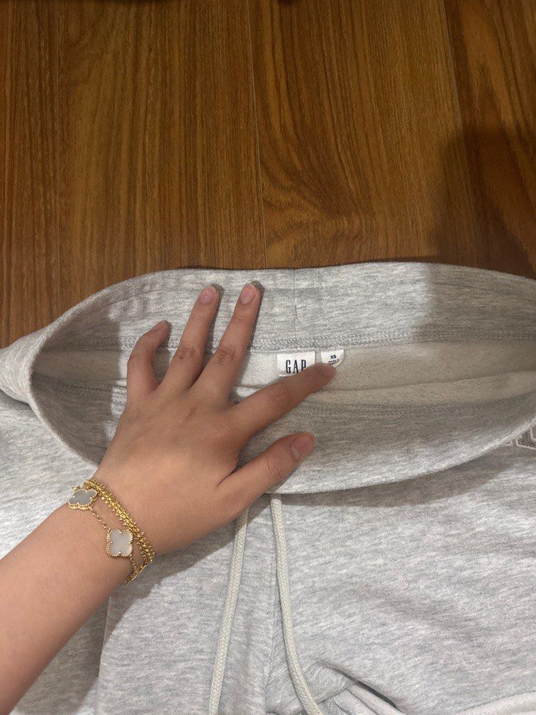 Gap Shorts (Category: Shorts) located in Pasig City. Submitted by jilly613 (Listing ID 1375726338, Image 3). Description: Purchased in Rustans for 2k. Used twice only. Looks brand new, no flaws. Can fit xs-s. American sizing so it runs big :) .