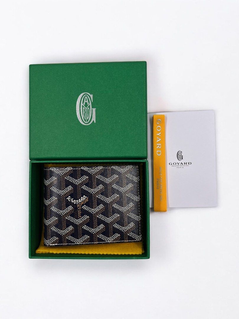 ⚜️Goyard Bifold Wallet (Category: Luxury Bags & Wallets) located in Makati City. Submitted by 90sangel (Listing ID 1375761908, Image 1). Description: Item: Goyard bifold wallet in Navy blue 🤎💳 •Size: M •Condition: Gently Used, Good as New! *Goyardine Wallet ⚜️ hard to find. Item in great condition, best for travels! Authentic Guaranteed..
