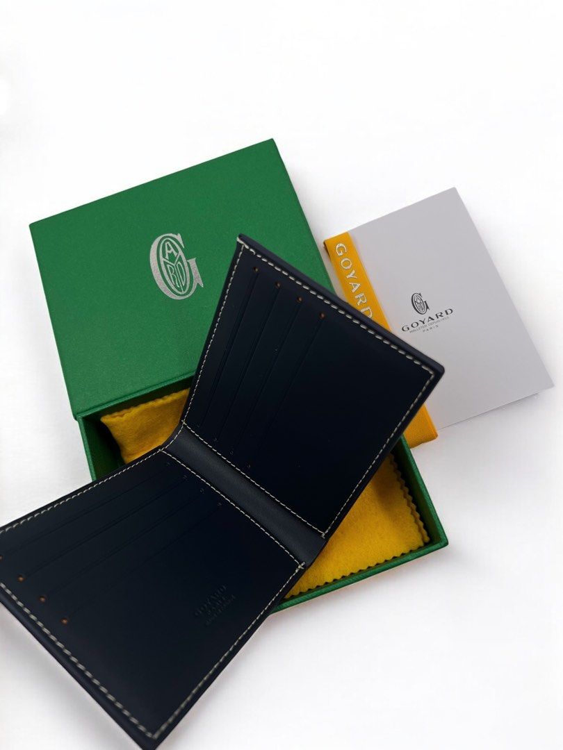 ⚜️Goyard Bifold Wallet (Category: Luxury Bags & Wallets) located in Makati City. Submitted by 90sangel (Listing ID 1375761908, Image 3). Description: Item: Goyard bifold wallet in Navy blue 🤎💳 •Size: M •Condition: Gently Used, Good as New! *Goyardine Wallet ⚜️ hard to find. Item in great condition, best for travels! Authentic Guaranteed..