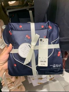 由 etoile_et_toi (刊登 ID 1375790034，圖片 1) 提交，位於 的 (類別：)，說明：。