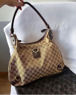 （分類：）位於 。 由 authentic.goods1999 提交（商品編號 1375809837，圖片 1）。簡介： 。