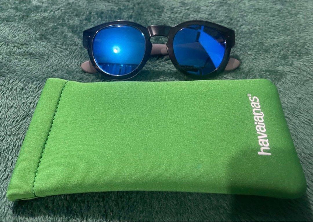 Havaianas sunglasses (Category: Sunglasses & Eyewear) located in Cainta. Submitted by j.c.v_68 (Listing ID 1375679695, Image 1). Description: 100% original / authentic 💯 Comes with case & paper bag *good as new *used 2-3x only Original price: $88.