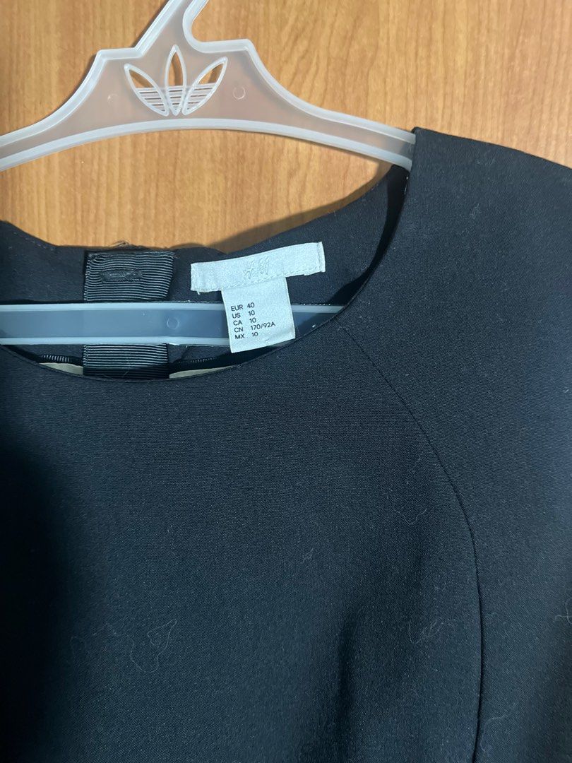 H&M black office midi dress (Category: Dresses) located in Manila. Submitted by thefairybagmother.ph (Listing ID 1375788905, Image 2). Description: .