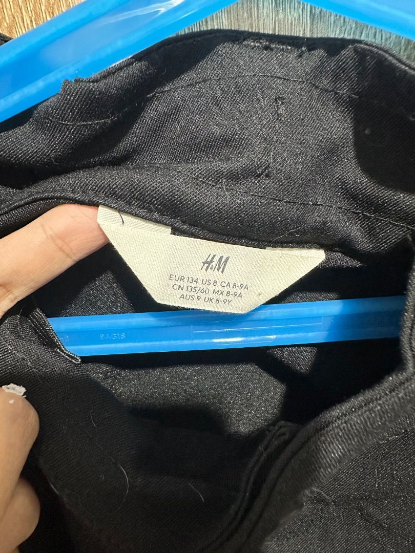 H&M kids skirt (Category: Babies & Kids Fashion) located in Mandaluyong City. Submitted by soleil16 (Listing ID 1375839212, Image 3). Description: Used once. Size 8-9 Y.