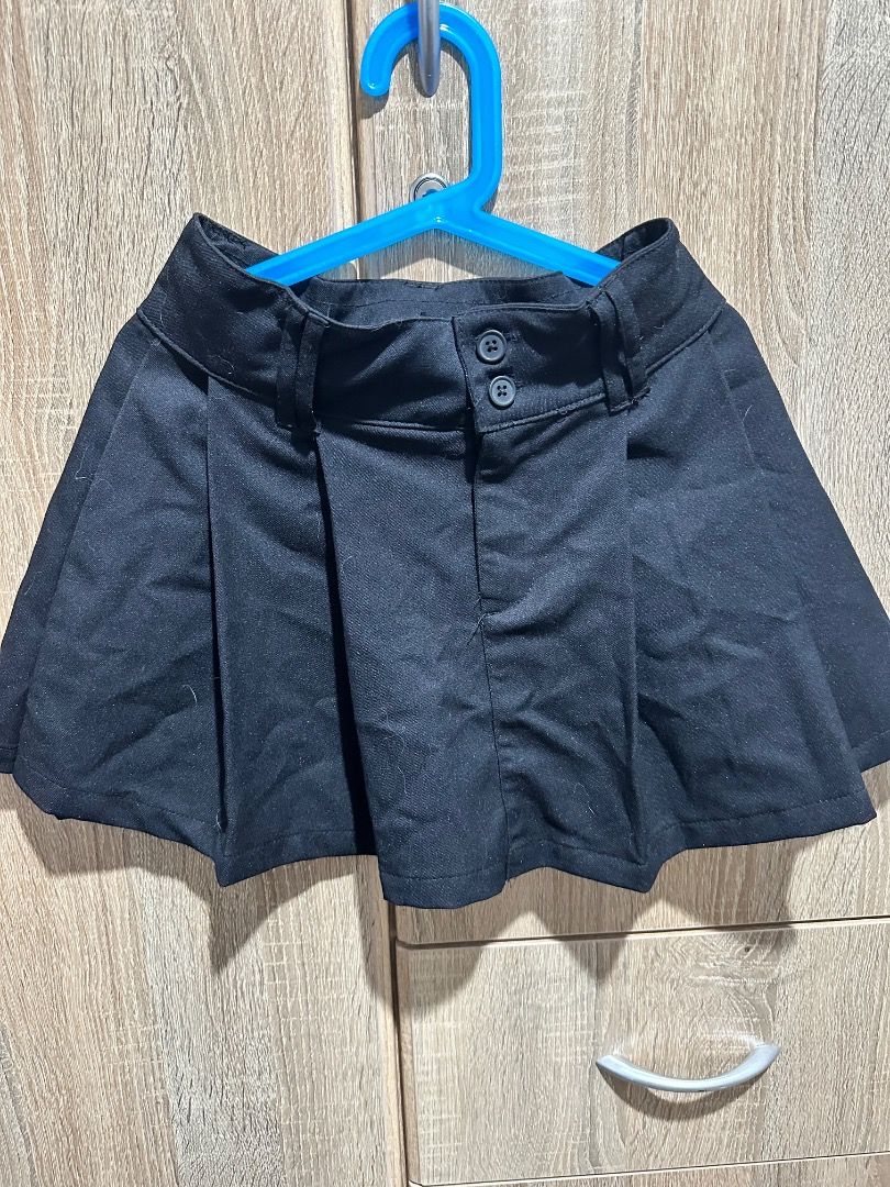 H&M kids skirt (Category: Babies & Kids Fashion) located in Mandaluyong City. Submitted by soleil16 (Listing ID 1375839212, Image 2). Description: Used once. Size 8-9 Y.