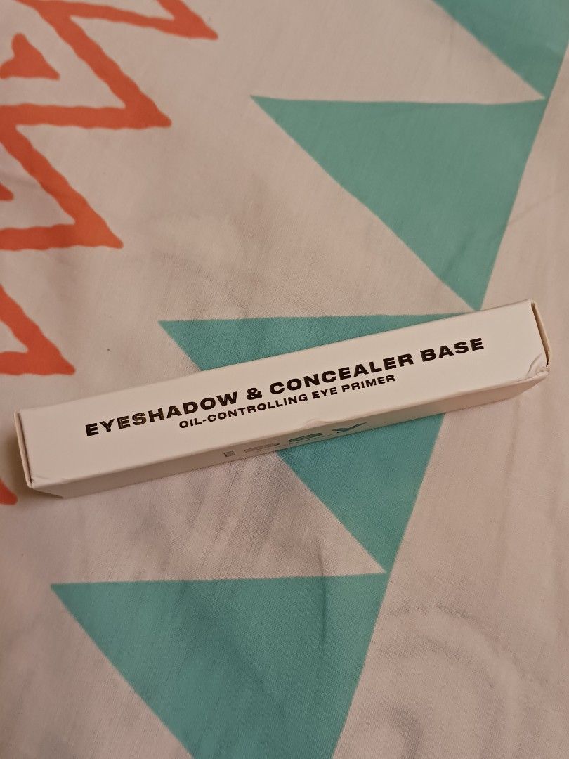 Issy Eyeshadow and Concealer Base Oil Controlling Eye Primer (Category: Makeup) located in Cebu City. Submitted by kuhhciao (Listing ID 1375792308, Image 2). Description: product description in last photo unopened boxes.