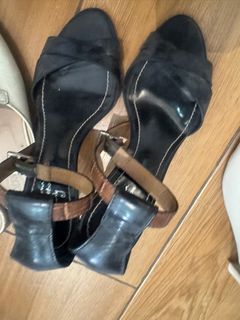 (Category: ) located in . Submitted by destashingmycloset (Listing ID 1375760970, Image 1). Description: .