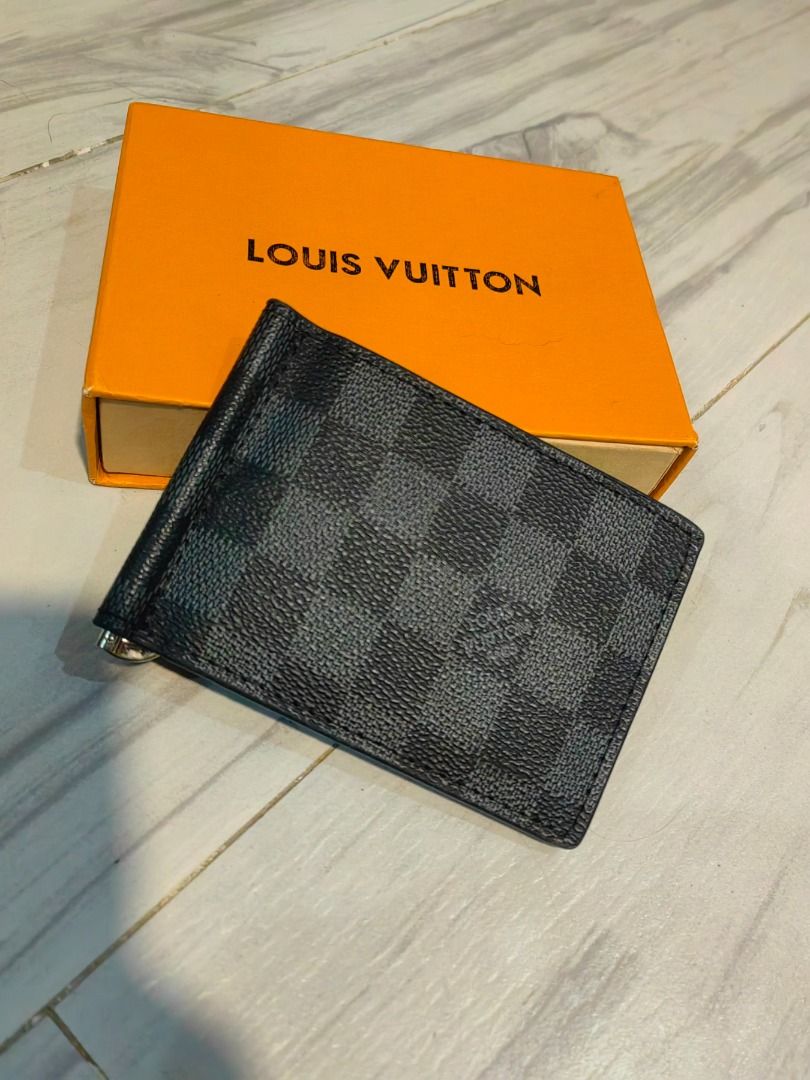 Japan preloved LV moneyclip (Category: Luxury Bags & Wallets) located in Cebu City. Submitted by elcoleccion21 (Listing ID 1375803346, Image 2). Description: Japan Surplus Genuine leather No flaws Quality assurance GUARANTEED 💢.