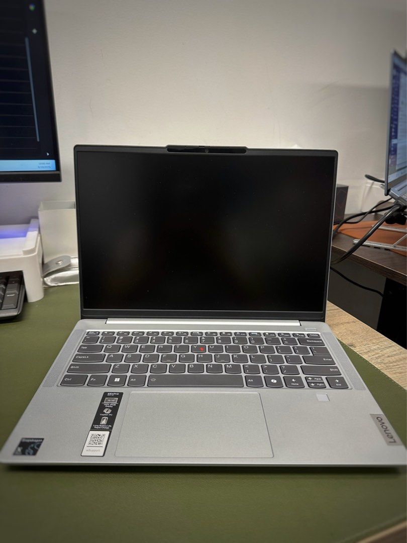 Lenovo IdeaPad Slim 5 14Q8X9 Business Laptop | 14.0" WUXGA | CPU Snapdragon X Plus 8 Core | Windows 11 Home | 16GB RAM 512GB SSD (Category: Laptops & Notebooks) located in Singapore. Submitted by techyg (Listing ID 1375664802, Image 1). Description: Like New, very lightly used for 1 week. Battery condition excellent Specs: - CPU: Snapdragon X Plus 8 Core - RAM: 16GB - Storage: 512GB SSD - GPU: Integrated - Display: 14.0" WUXGA - Battery: 3 CELL -