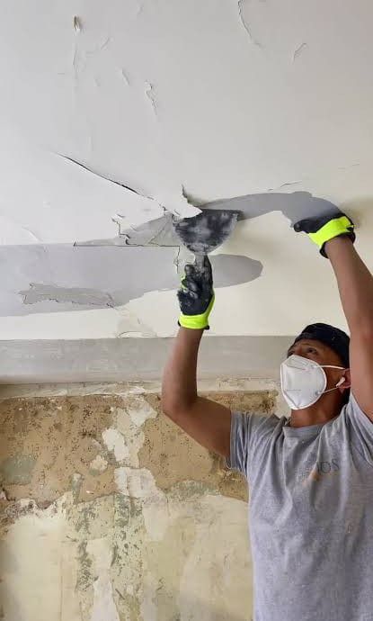 Lime Wash  to All Kind of Painting & plastering service 📢  House painting /plastering /Door painting /Pipe painting /Design Wall painting /Cabinet painting /BTO /Condo /Hdb/Landed62863093965058111