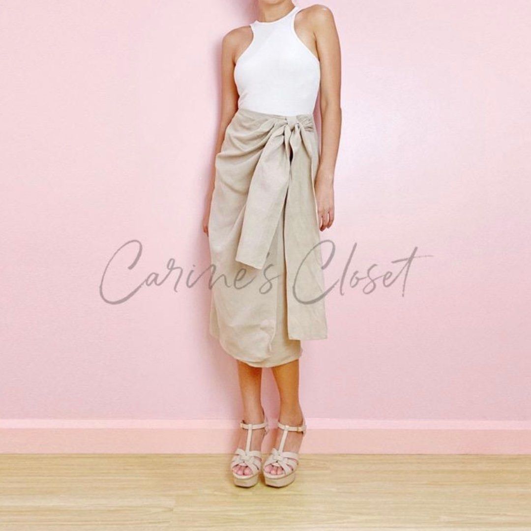 Linen Midi Skirt (Category: Skirts) located in Davao. Submitted by byeooool (Listing ID 1375666346, Image 1). Description: • bought this from another carouseller! (carinescloset) • made in the philippines. not thrifted by the previous seller. not mass produced. it was brand new when i got it :) i only used it once. • premium, high quality linen. would rather keep than sell lower. orig price was 1295 • brand on tag is CRISP. size xs. design is zar
