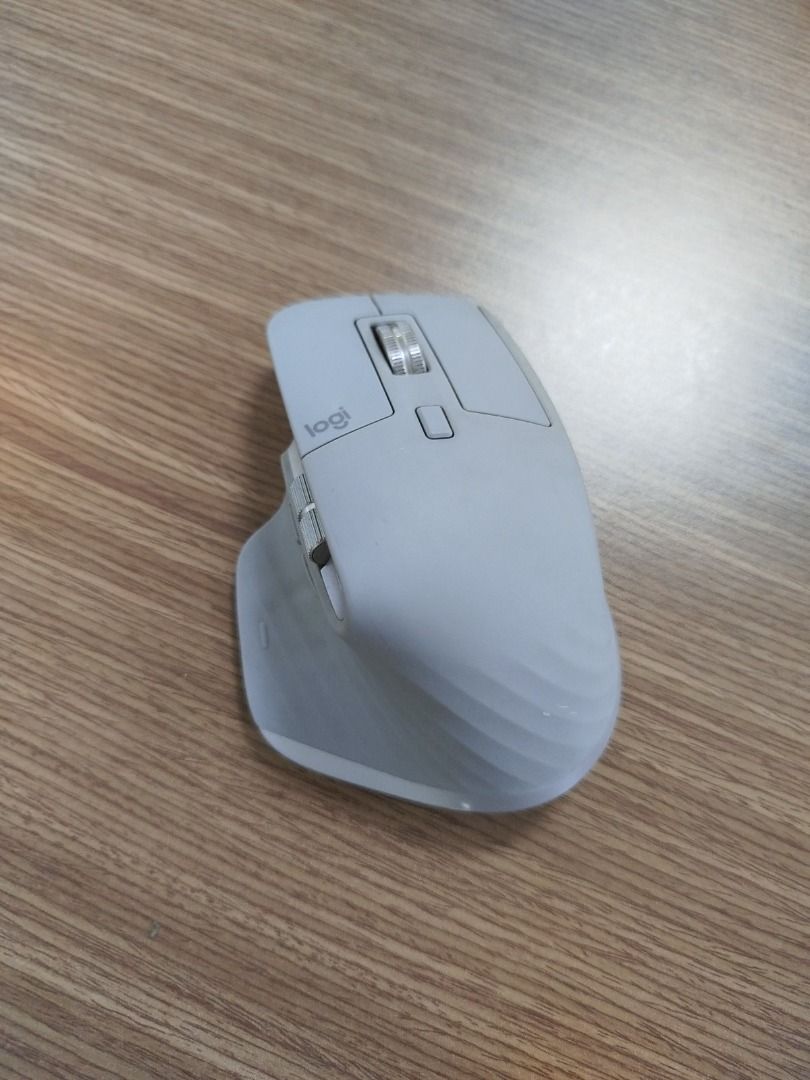 Logitech MX MASTER 3 (Mid Grey RARE COLOR) Productivity Mouse (Category: Mouse & Mousepads) located in Quezon City. Submitted by calibre027 (Listing ID 1375779677, Image 3). Description: Logitech MX MASTER 3 (Mid Grey RARE COLOR) Productivity Mouse ✔ 100% ORIGINAL, not yet opened for repairs ✔ test all you want upon pickup ✔ SRP is is around 6k ✔ Package: Mouse only (no box and dongle included anymore) ✔ meetup - Avire Tower Proj.4, Quezon City /