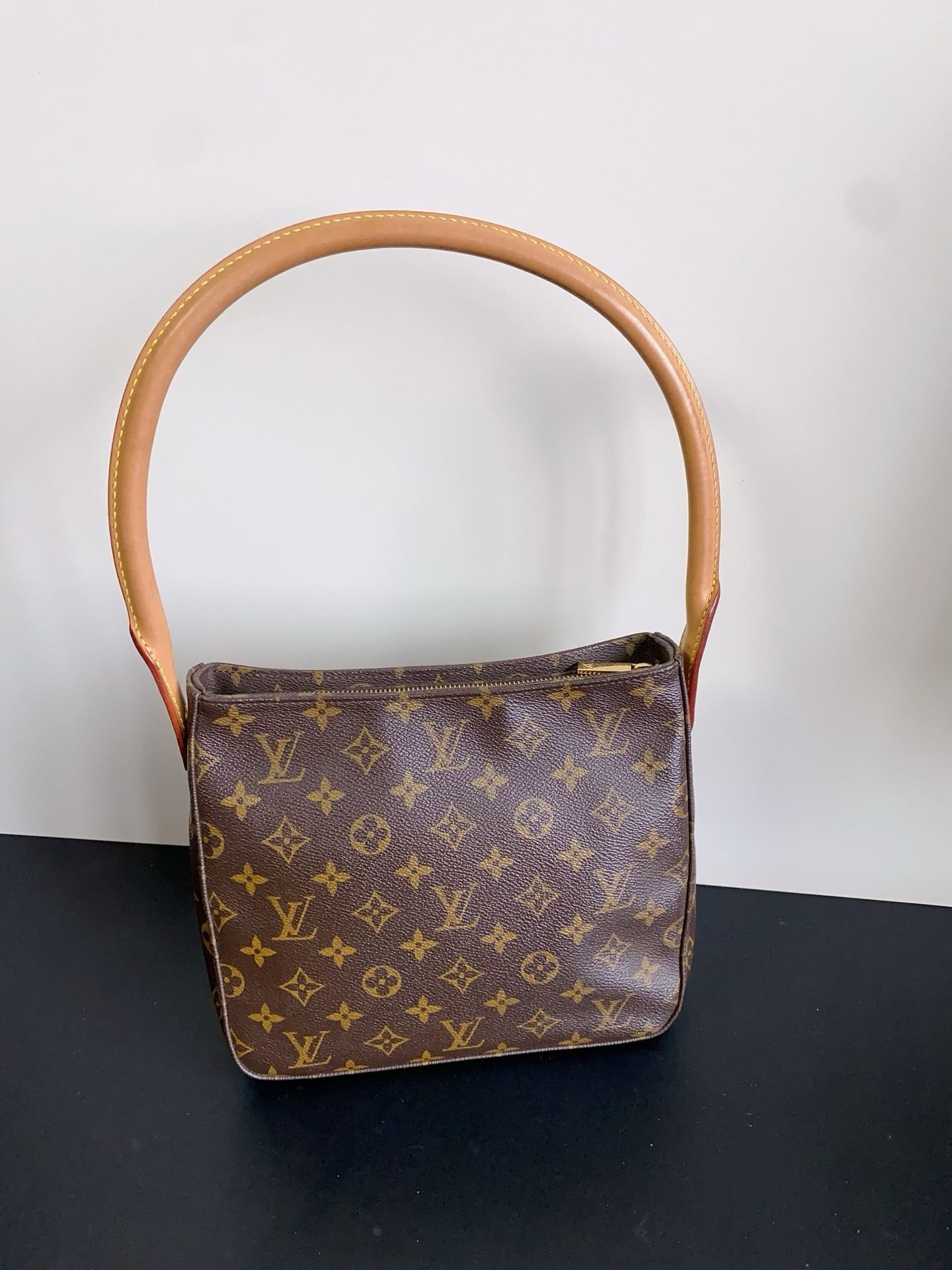 Louis Vuitton Vintage Looping in Monogram (Category: Bags & Wallets) located in Singapore. Submitted by projectlfg (Listing ID 1375768465, Image 2). Description: Louis Vuitton Vintage Looping in Monogram Condition 98% New. Year: FL0072 Accessories: - Size: 24x10x21 / SGD: 777 / 1352980 • ACRA Registered Company in Singapore • Physical Outlets in Singapore and China • Entrupy Verified Business • Authenticity Guaranteed • Worldwide Shipping We ensu